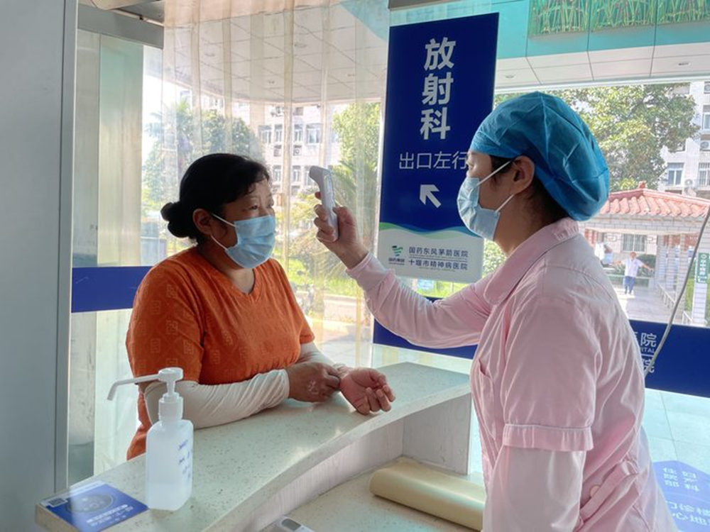 以“演”筑防，以”练”备战∣国药东风茅箭医院开展输入性基孔肯雅热疫情应急处置实战演练