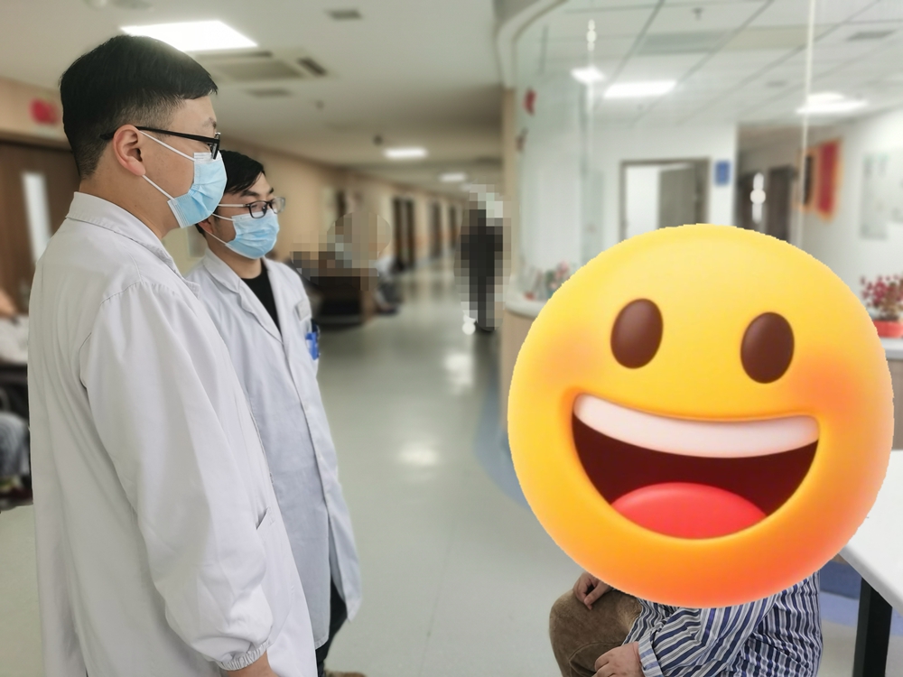 精心施治暖桑榆 七旬老人康复出院